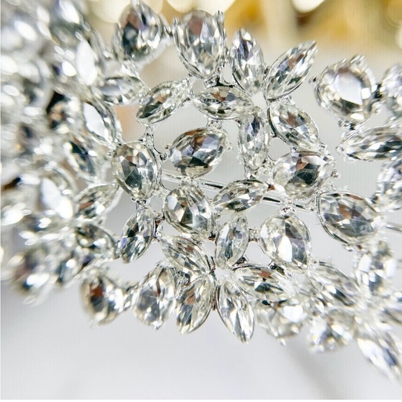 NWOT Bridal crystal rhinestone, silver headband, sparkling hair piece, weddings main image 5